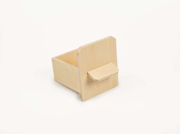 Houten nestbakje open